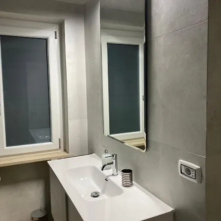 Via Montefalco Appartamento Roma